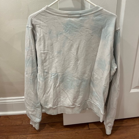 Soul Cycle limited edition Hamptons crewneck, size M, blue&white tie-dye - Picture 3 of 5